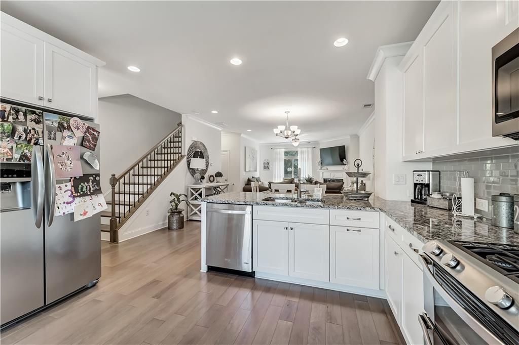 Building Photo - 7940 Willoughby Ct