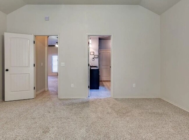 Building Photo - 16301 Iron Tree Ln