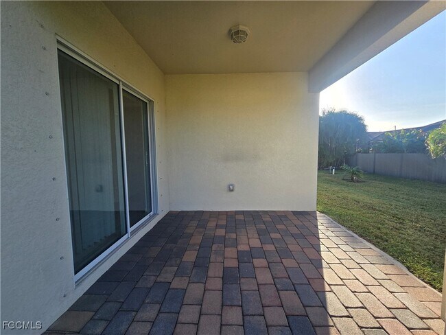 Building Photo - 1230 NW 19th St