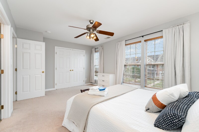 Building Photo - 4919 Sunburst Ln