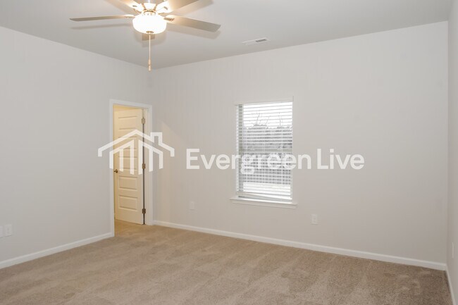 Building Photo - 230 Exeter St