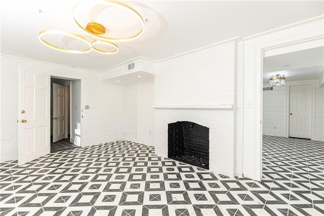 Building Photo - 200 W Paces Ferry Rd NW