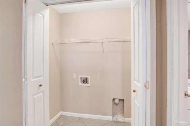 Building Photo - 608 Lost Key Dr