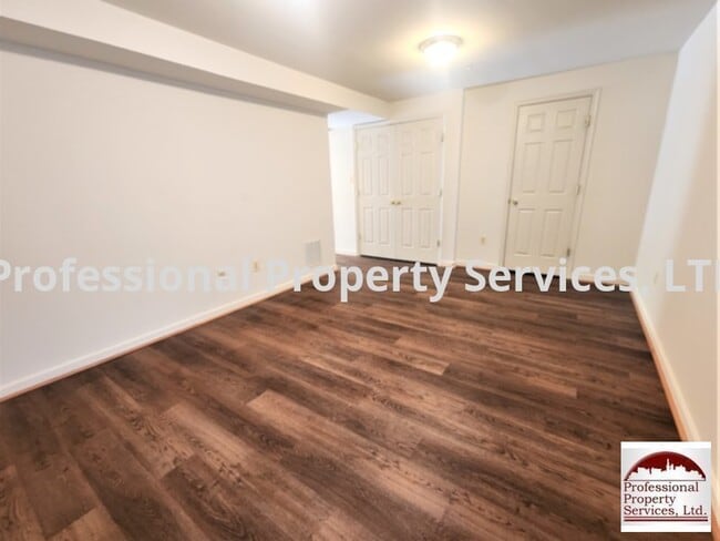 Building Photo - Nice Townhome in the North End of Town