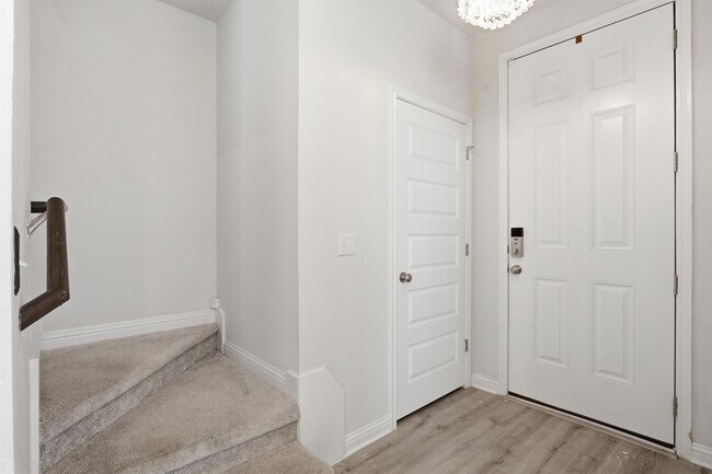 Building Photo - 8525 Leroi Dr
