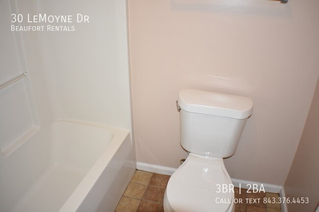 Building Photo - 30 Le Moyne Dr