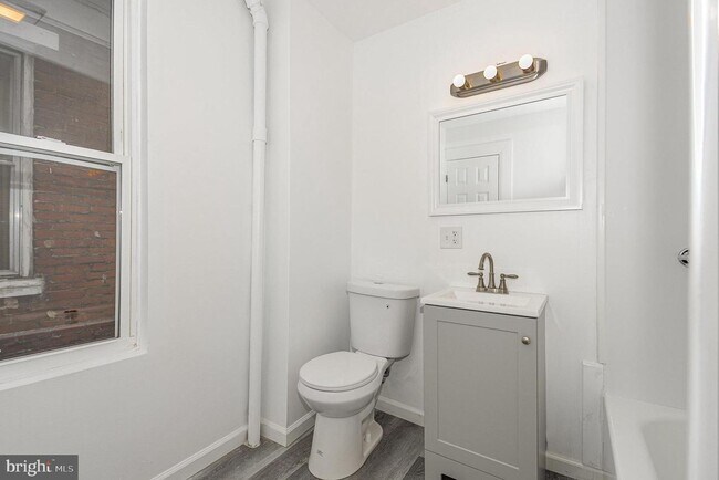 Building Photo - 1621 Berryhill St