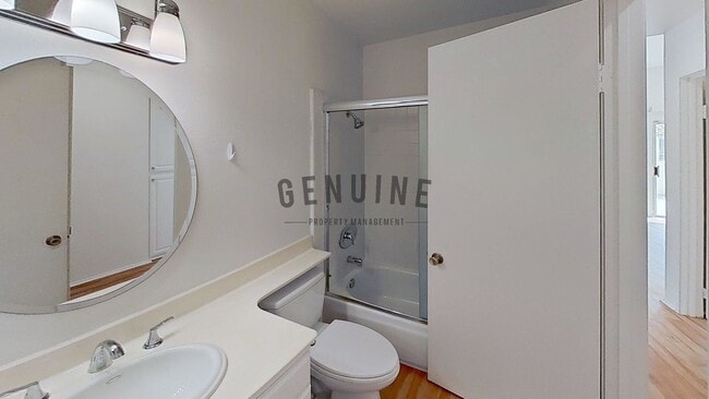 Building Photo - 2Bd 1Ba Condo in Newport Beach