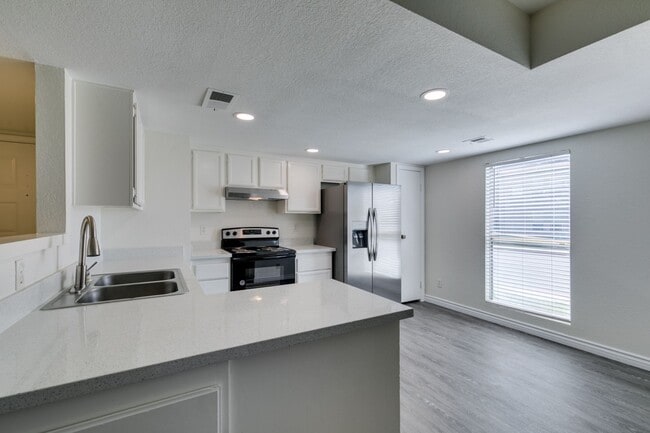 Building Photo - 2 bedroom & 2 bath unit first floor