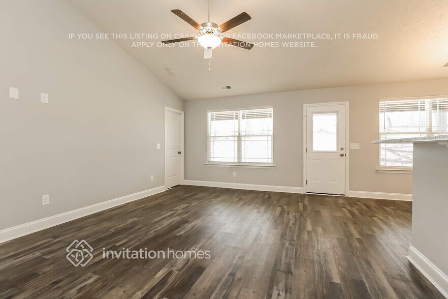 Building Photo - 273 Green Hills Dr