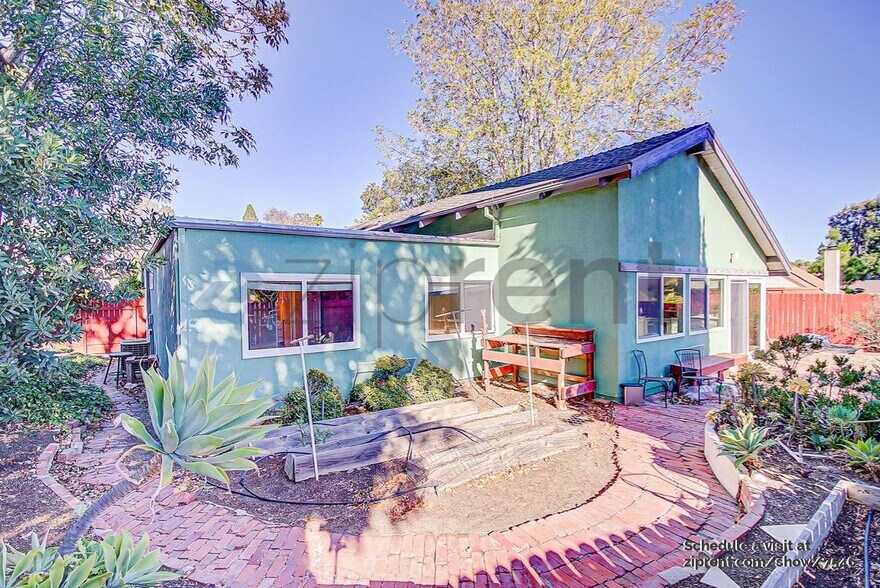 Building Photo - 770 Silver Cloud St