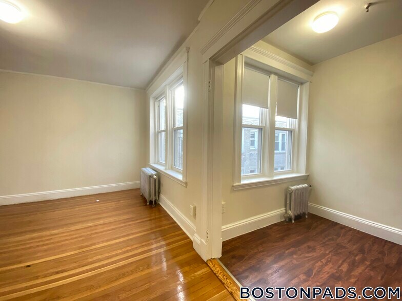 Building Photo - 1167 Boylston St