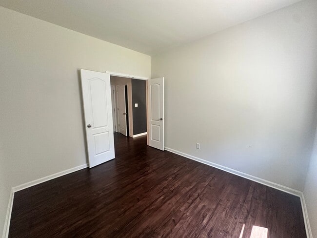 Building Photo - Spacious 4-Bedroom Home – Available Now!