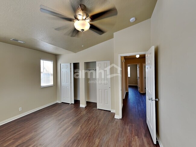 Building Photo - 2204 N 1960 W
