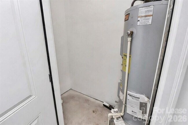 Building Photo - 1106 Ivan Dr