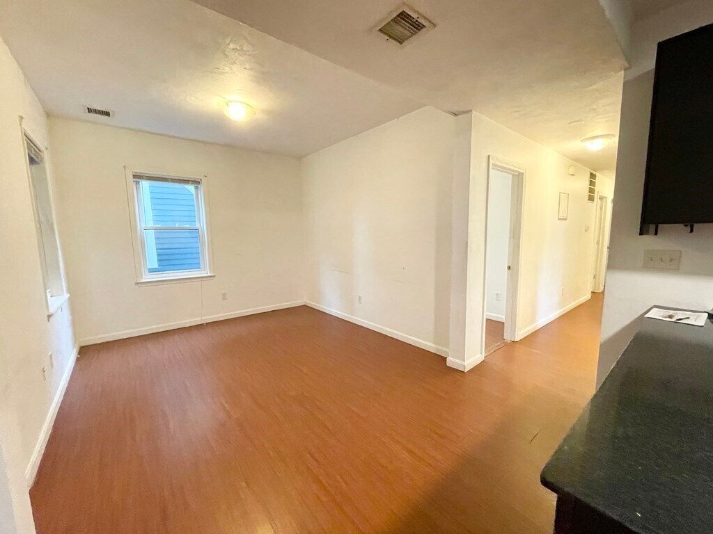 Building Photo - 93A Hillside St
