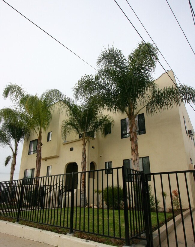 Building Photo - Large Studio close to DTLA, Pasadena, Glen...