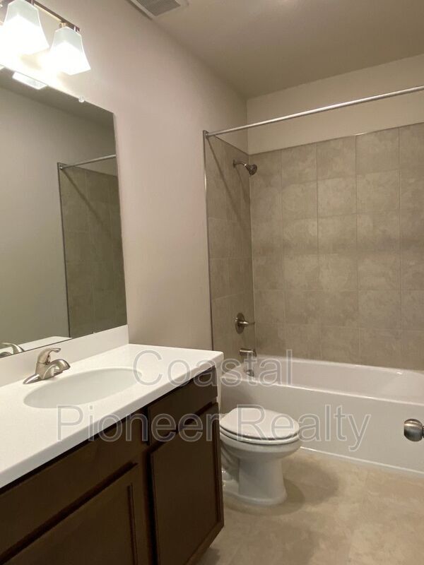 Building Photo - 28613 Cozy Creek Dr