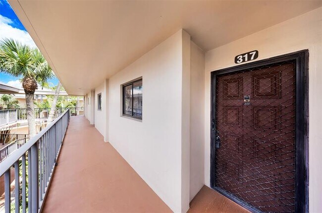 Building Photo - 5250 Las Verdes Cir