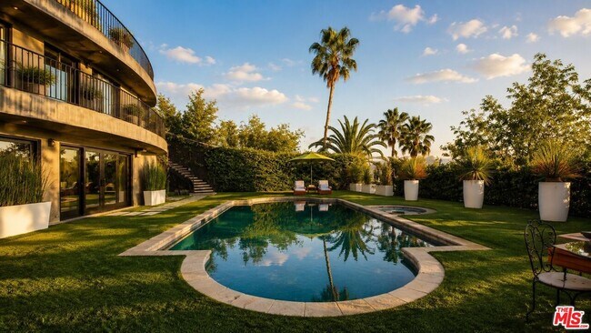 Building Photo - 8740 St Ives Dr