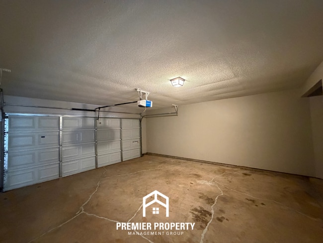 Building Photo - 45 Pine Ridge Cove