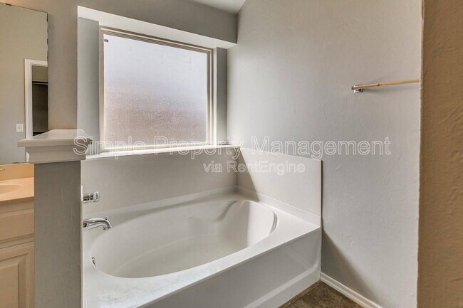 Building Photo - 18020 Cerrado Cir