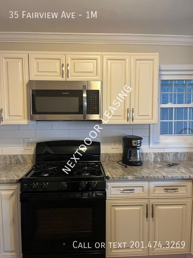 Building Photo - 35 Fairview Ave