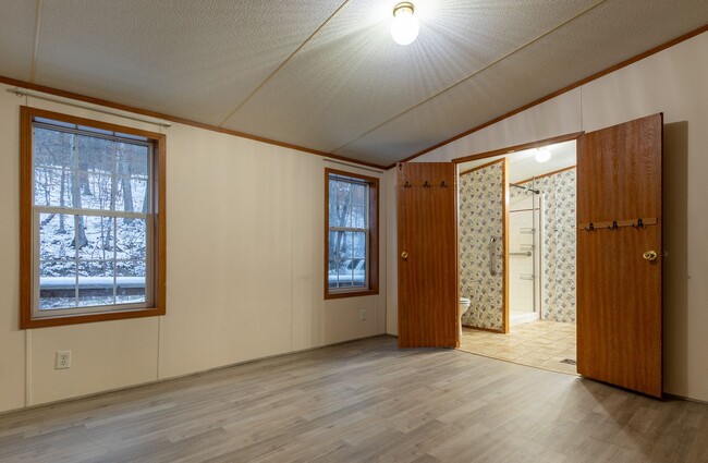 Building Photo - Hocking Hills Home For Rent