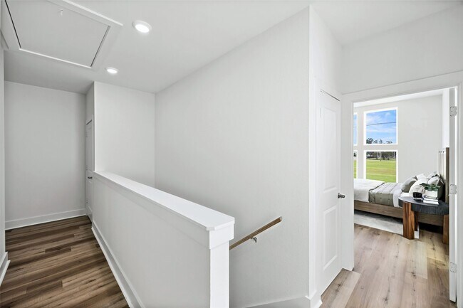 Building Photo - 8449 Furray Rd