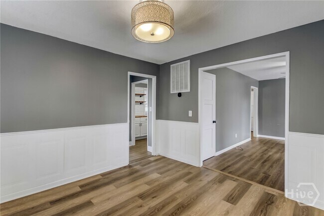 Building Photo - 414 E 58th St