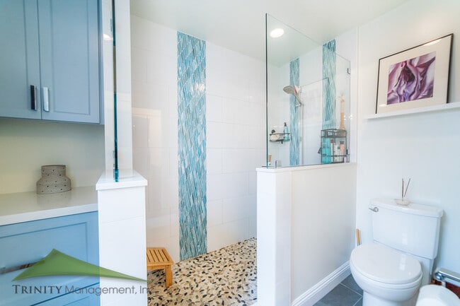 Building Photo - 567 Forrest Bluff