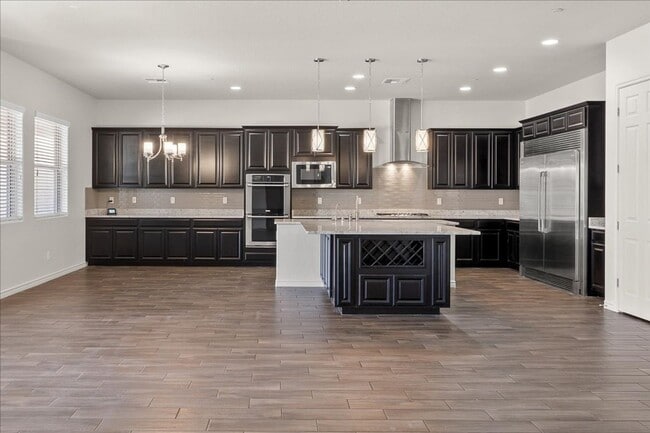 Building Photo - Fabulous Home with NexGen Sutie!