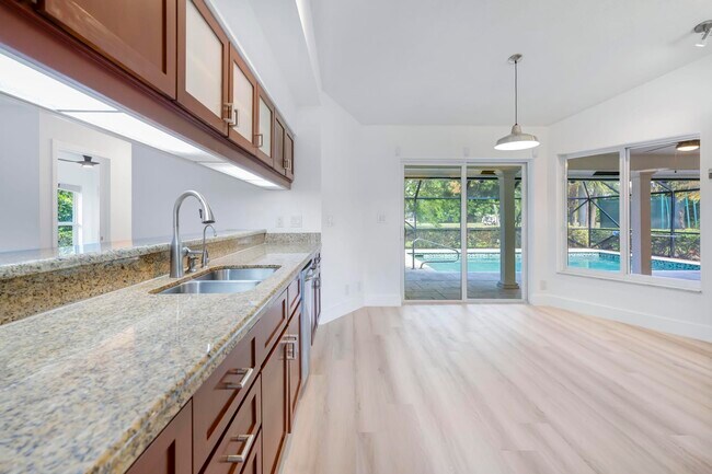 Building Photo - 10129 Canoe Brook Cir