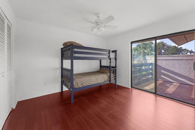 Building Photo - 7621 Sierra Terrace W