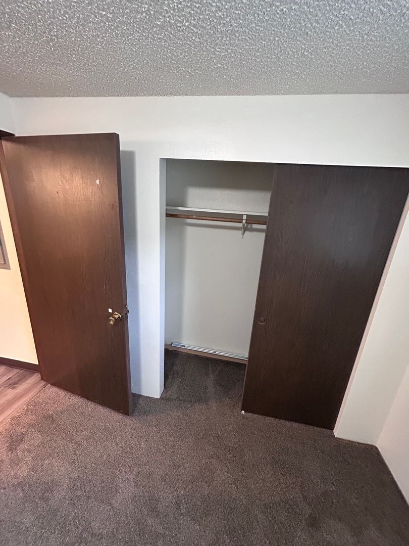 Building Photo - 401 Ranch Rd