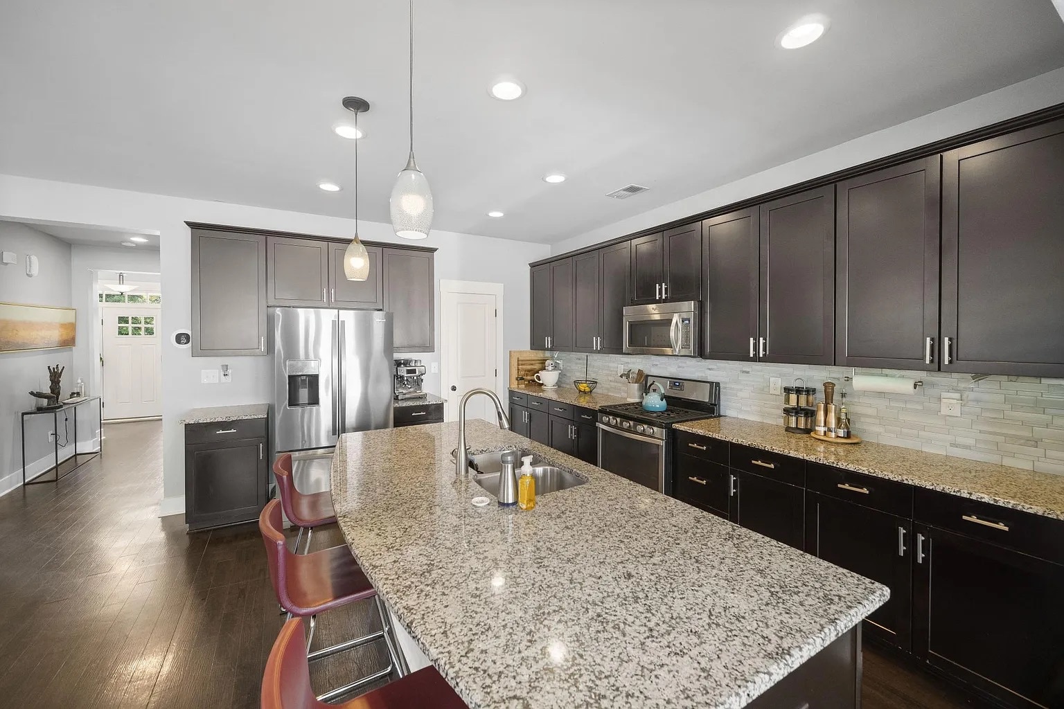 Building Photo - Room in House on Double Oaks Rd