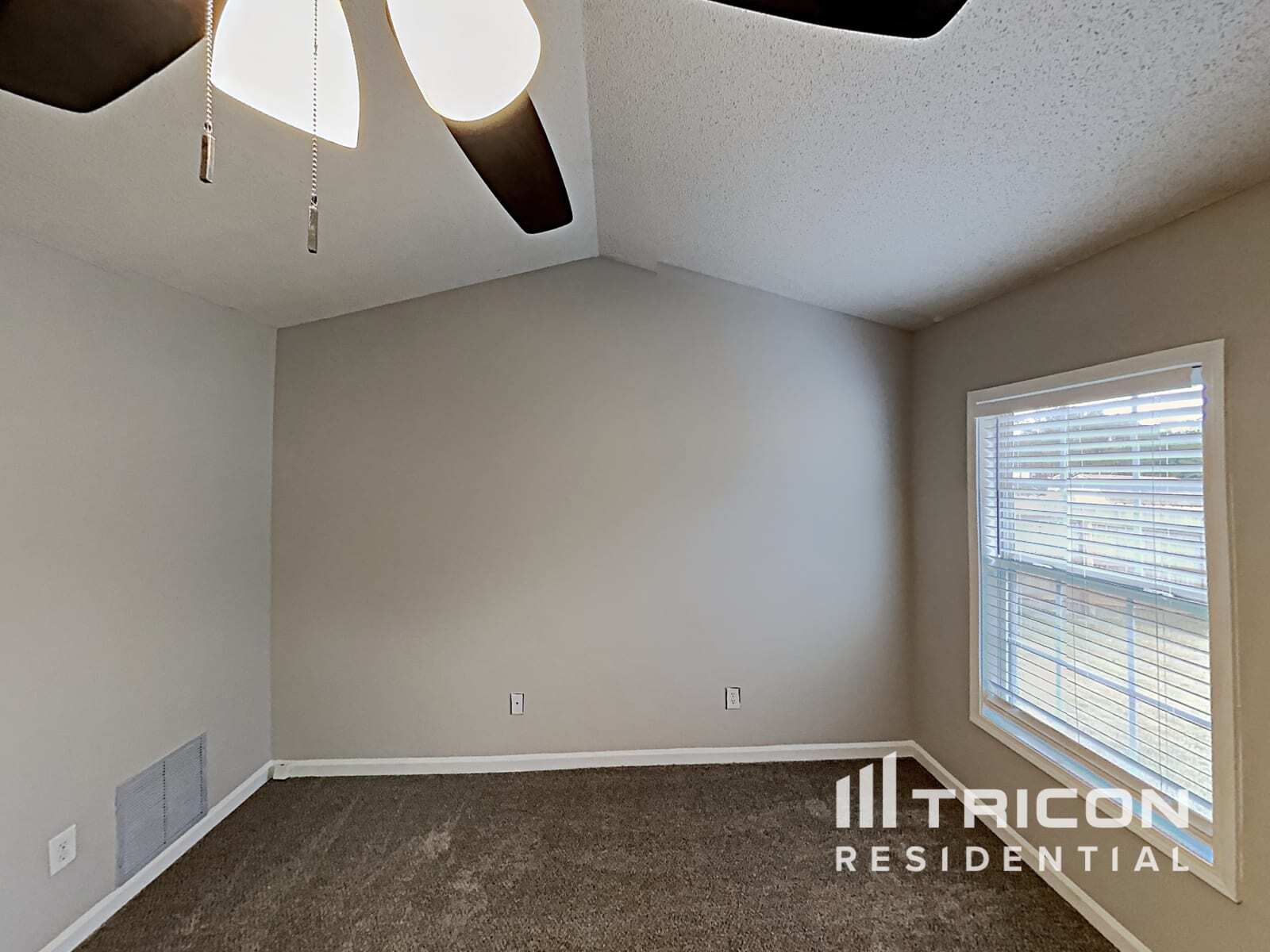 Building Photo - 107 Bainbridge Way