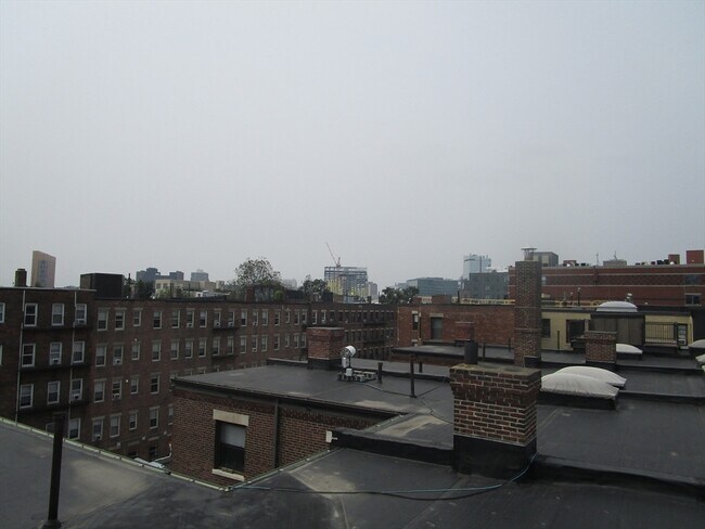 Building Photo - 24 Peterborough St