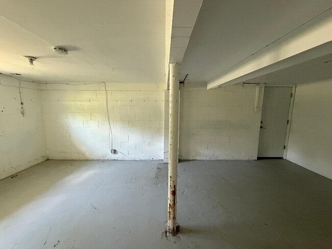Building Photo - 309 Ellis Ct