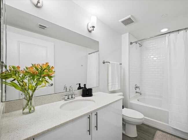 Building Photo - 1776 Polk St