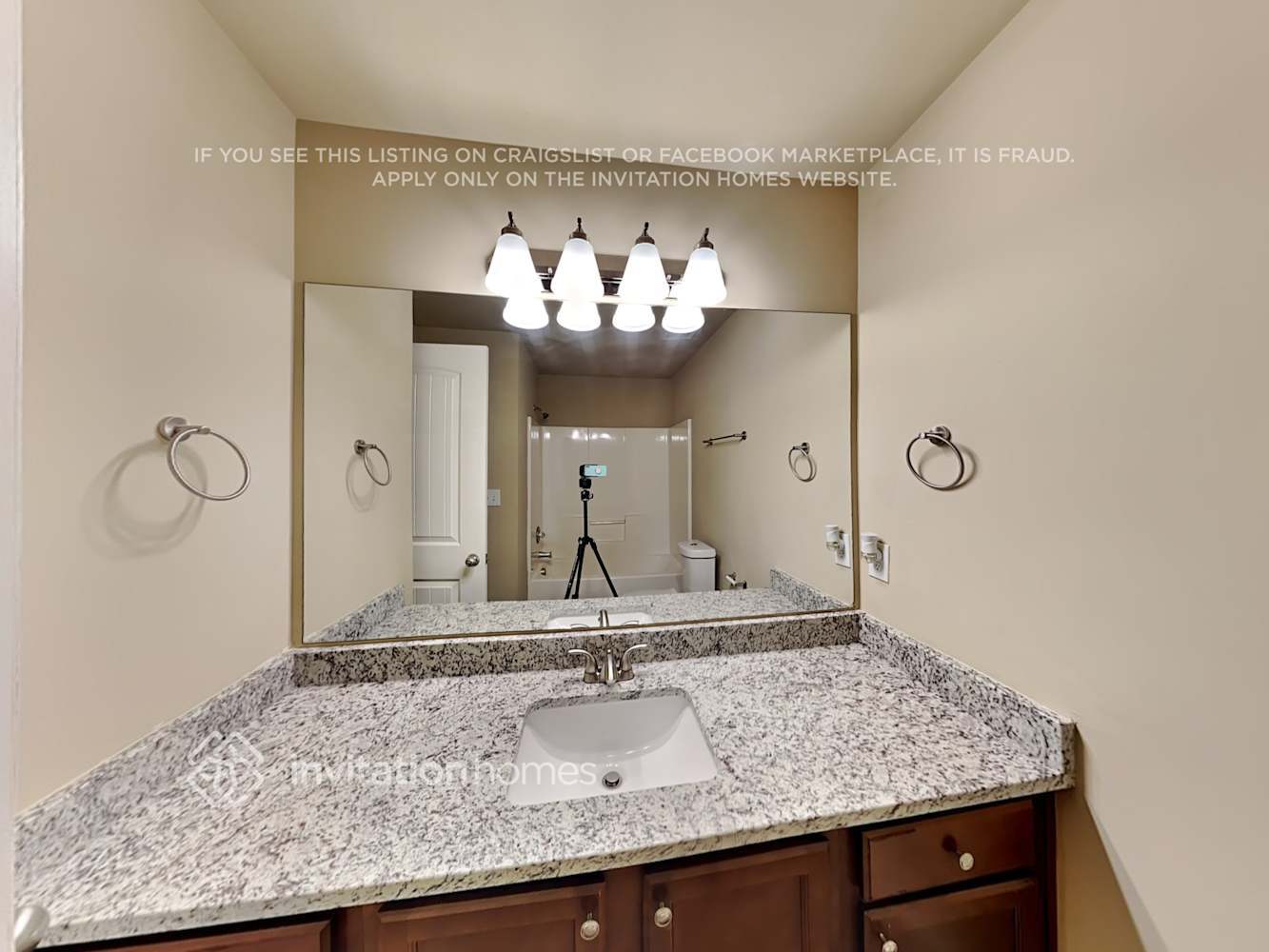 Building Photo - 833 Whitfield Oak Way NE