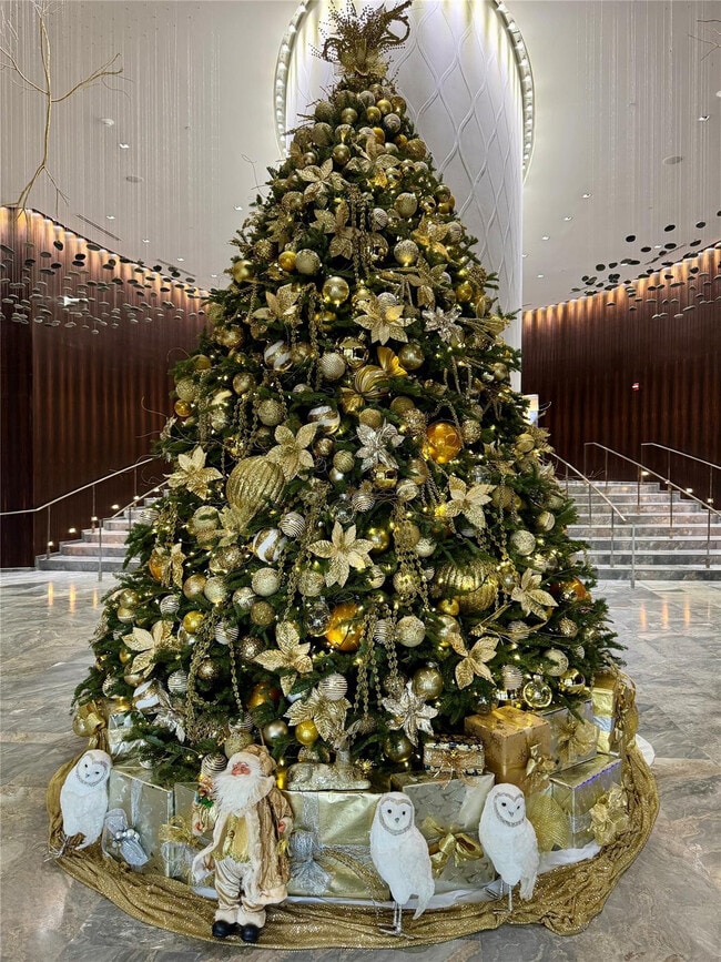 Building Photo - 17201 Collins Ave