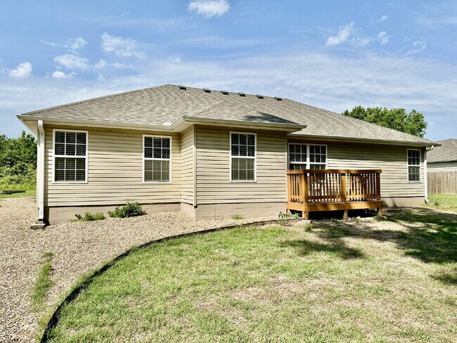 Building Photo - 6 Roessler Ln
