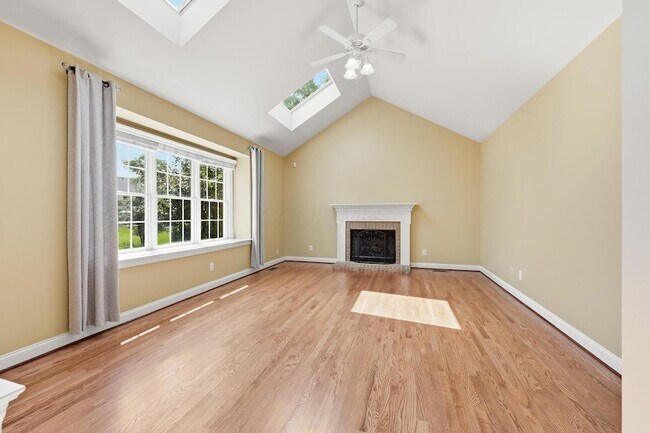 Building Photo - 4823 Vista Ridge Dr
