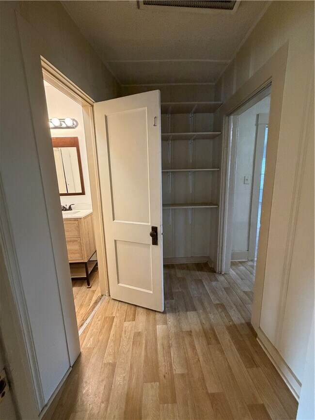 Building Photo - 2255 E Huntsville Rd