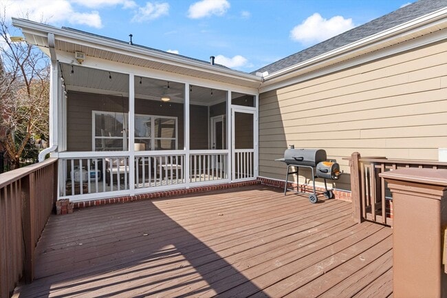 Building Photo - Gated Home in Franklin!