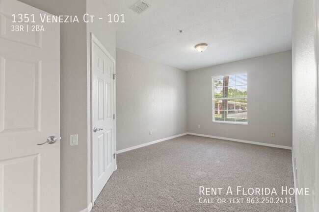Building Photo - 1351 Venezia Ct
