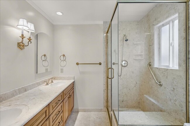Building Photo - Beautiful 3 bed 2.5 bath townhome in Millbrae