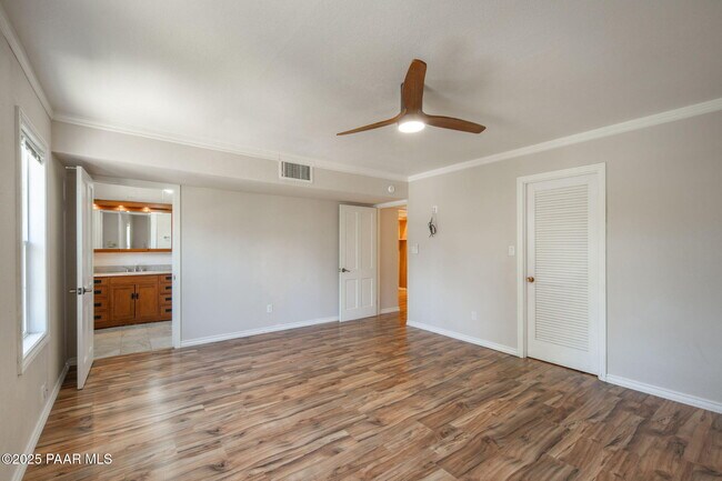 Building Photo - 847 Clubhouse Dr