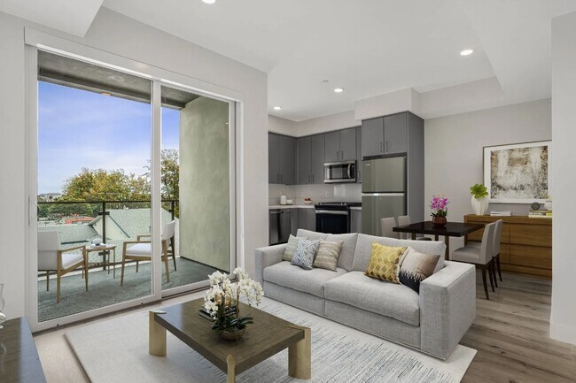 Building Photo - Jade of Palms